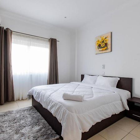 Accra Fine Suites - Holi Flats Airport Residential Luaran gambar