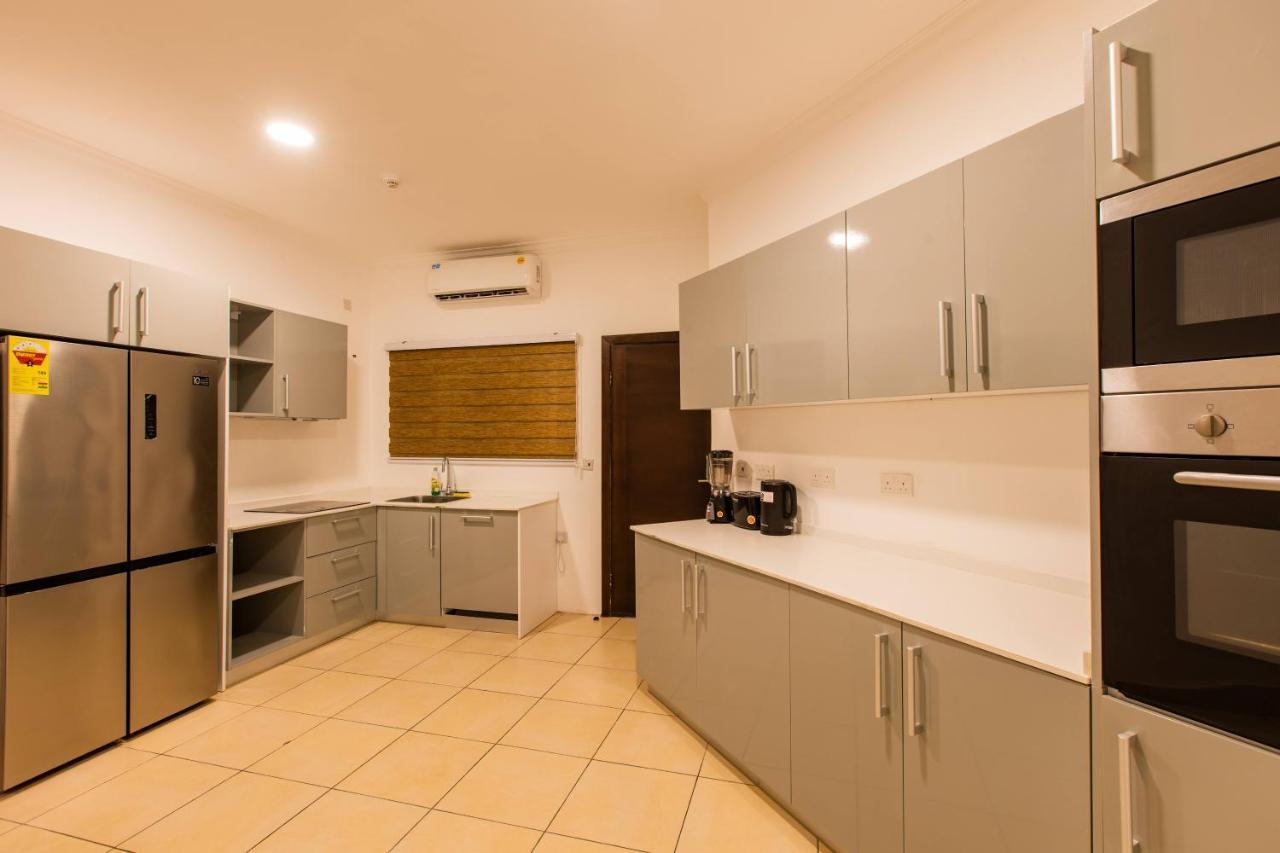 Accra Fine Suites - Holi Flats Airport Residential Luaran gambar