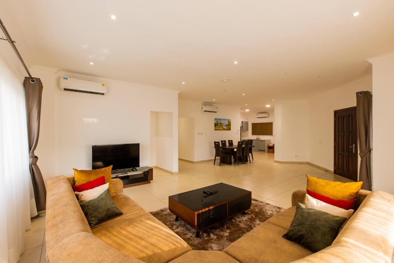 Accra Fine Suites - Holi Flats Airport Residential Luaran gambar